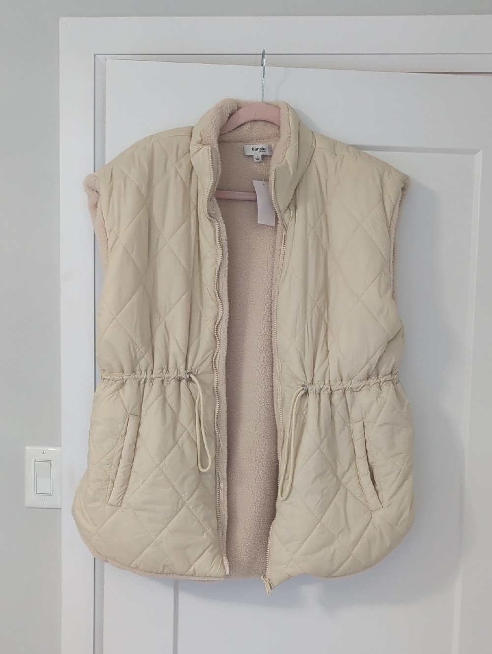 Quilted Cream Women's Vest - Cozy Sherpa Lining